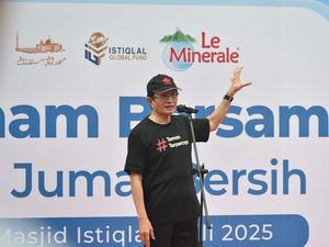 Menag Lepas Para Marbot Masjid Istiqlal yang Diumrahkan Le Minerale