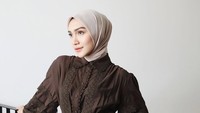 Melody Prima juga tak punya rahasia apa pun terkait penampilan saat ini. Gak tahu langsung singset lagi. Waktu hamil naik 15 kiloan ya, tuturnya. (Foto: dok Instagram melodyprima)