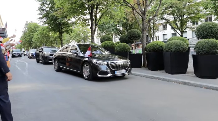 Mercedes-Maybach Tunggangan Prabowo di Paris