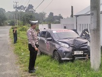 Mobil Jenazah Tabrak Tiang Listrik di Musi Rawas, Dua Orang Terluka