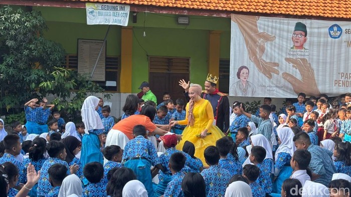 MPLS usung tema negeri dongeng di SDN Jemur Wonosari 1