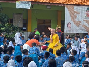 Uniknya MPLS di Surabaya Usung Tema Negeri Dongeng