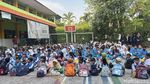 Nuansa Negeri Dogeng Warnai Hari Pertama MPLS di Surabaya