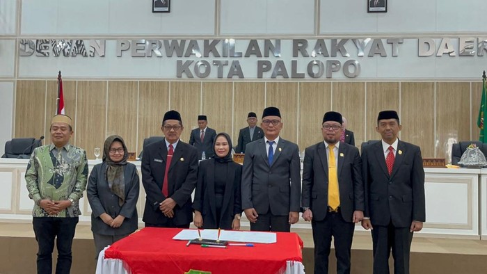DPRD Palopo, Sulawesi Selatan (Sulsel) menggelar rapat paripurna pengumuman hasil penetapan wali kota dan wakil wali kota Palopo terpilih masa jabatan 2025-20230, Naili Trisal-Akhmad Syarifuddin (Naili-Ome).