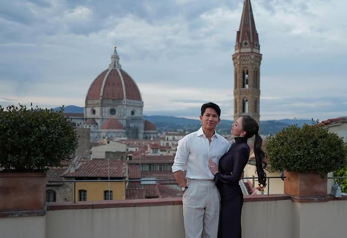 Pangeran Mateen dan Istri Tampil Serasi Berbusana Putih Hadiri Final Wimbledon