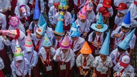 Para siswa mendapatkan pembekalan materi terkait tata tertib dan kegiatan sekolah. 
