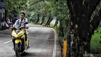 Aturan ini tidak hanya soal administrasi, tapi demi perlindungan jiwa. Sayangnya, banyak pelajar dan orang tua yang mengabaikan aturan tersebut.