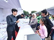 Pertamina Bagikan Seragam dan Perlengkapan Sekolah untuk Anak Ojol-Opang