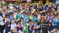 Menurut orang tua dari salah satu murid di SD tersebut, Seprila, tugas-tugas MPLS ringan. Tidak ada yang memberatkannya. Foto: Cicin Yulianti/detikEdu