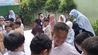 Potret MPLS 2025 Di Sekolah Jakarta Tak Ada Tugas Name Tag Aneh Potret Mpls 2025 Di Sekolah Jakarta Tak Ada Tugas Name Tag Aneh 1752475904386 169