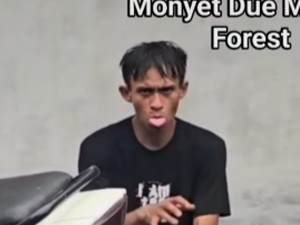Viral Pria Berkelakuan Aneh Usai Ganggu Monyet di Monkey Forest