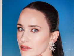 8 Foto Rachel Brosnahan, Keponakan Kate Spade yang Jadi Lois Lane di Superman