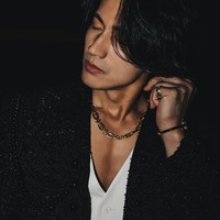 Jerry Yan, kini berusia 48 tahun, sering disebut ‘vampir’ karena penampilannya yang tidak menua. Pria yang belum menikah itu masih cukup aktif di dunia hiburan sebagai aktor film dan drama.Foto: Instagram