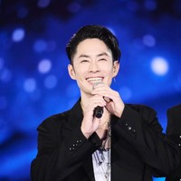 Sekarang Vaneess Wu berusia 46 tahun lebih aktif baik di dunia akting maupun musik. Pria kelahiran AS tersebut bahkan pernah membentuk duo dengan penyanyi Korea, Kangta. Ia pun pernah menjadi juri Asias Got Talent bersama Anggun C. Sasmi.Foto: Instagram