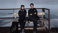 Rey Mbayang dan Dinda Hauw mendapat banyak doa terkait pernikahannya. Masyaallah bahagia selalu kalian, komen Anisa Rahma. Masyaallah bahagia terus kalian, komen Vebby Palwinta. (Foto: dok Instagram rey_mbayang)