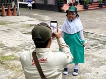 Kata Bapak-bapak soal Antar Anak ke Sekolah: Banyak Manfaat-Fleksibel Saja