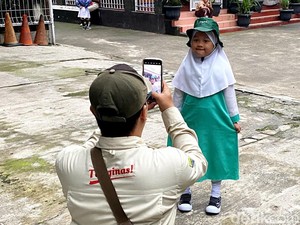 Kata Bapak-bapak soal Antar Anak ke Sekolah: Banyak Manfaat-Fleksibel Saja