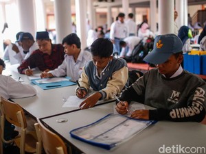 Pengamen-Belum Pernah Sekolah Bisa Masuk Sekolah Rakyat, Tanpa Tes Akademik