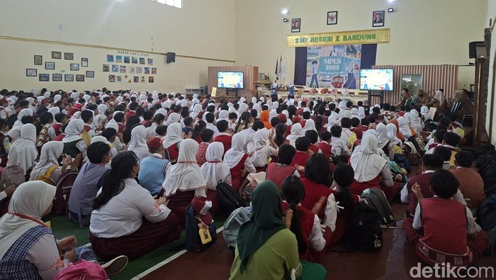 Siswa sekolah di Bandung.