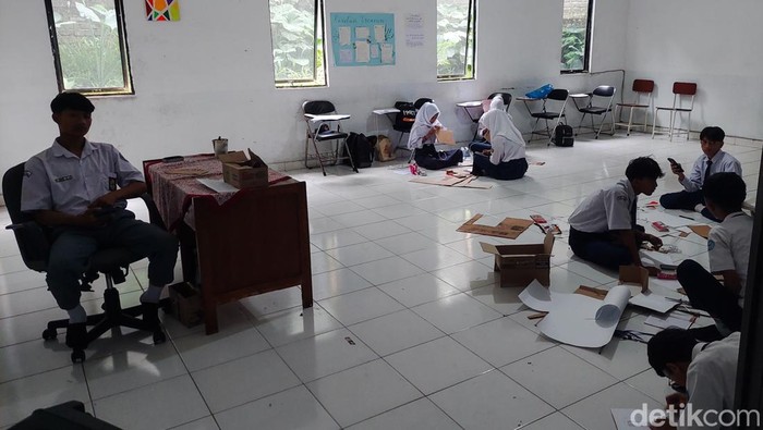 Suasana MPLS Hari Pertama di SMA Budi Luhur, Senin (14/7/2025). Sekolah ini hanya memiliki 11 siswa saja.