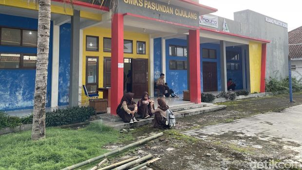 Suasana MPLS di SMK Pasundan CIjulang. Sekolah ini hanya memiliki 6 siswa saja.