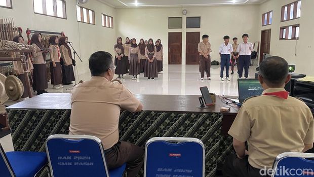 Suasana MPLS di SMK Pasundan CIjulang. Sekolah ini hanya memiliki 6 siswa saja.