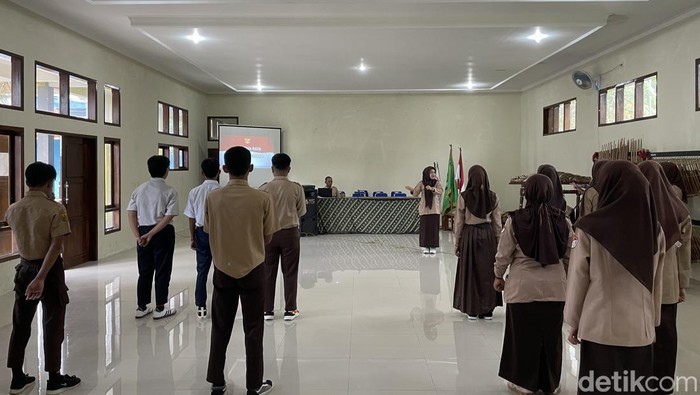 Suasana MPLS di SMK Pasundan CIjulang. Sekolah ini hanya memiliki 6 siswa saja.