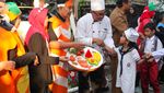 Begini Suasana Hari Pertama Masuk Sekolah di Berbagai Kota