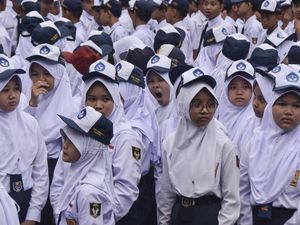 Kemendikdasmen Bakal Luncurkan Guru Wali, Apa Bedanya dengan Wali Kelas?