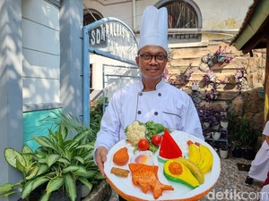 Unik! MPLS SD di Surabaya Ini Diramaikan Kostum Koki hingga Sayuran