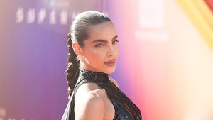 María Gabriela de Faría berperan sebagai The Engineer (Angela Spica), anti-hero sekaligus anggota The Authority. Karakternya adalah manusia yang tubuhnya dimodifikasi dengan teknologi nano, petunjuk bahwa film ini bukan cuma tentang Superman, tapi DCU yang lebih luas. Foto: WireImage/Matt Winkelmeyer