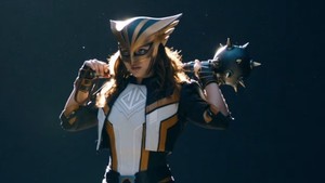 Hawkgirl bukanlah anggota Justice Gang paling lemah, tapi kali ini dia belum dapat panggung untuk unjuk kekuatannya. Dok. Warner Bros