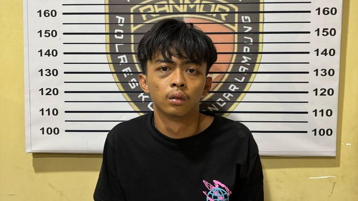 Tampang mahasiswa Unila yang terlbat aksi pencurian motor di Bandar Lampung.