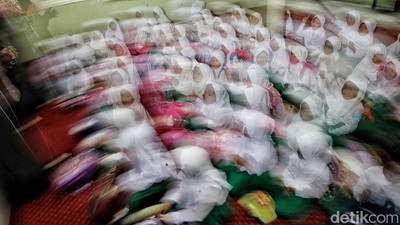 Tangis dan Tawa Warnai MPLS Hari Pertama di TK Al Kautsar Babelan