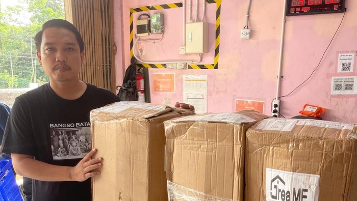 Agus Harianto, konten kreator asal Lumajang yang diteror puluhan paket COD