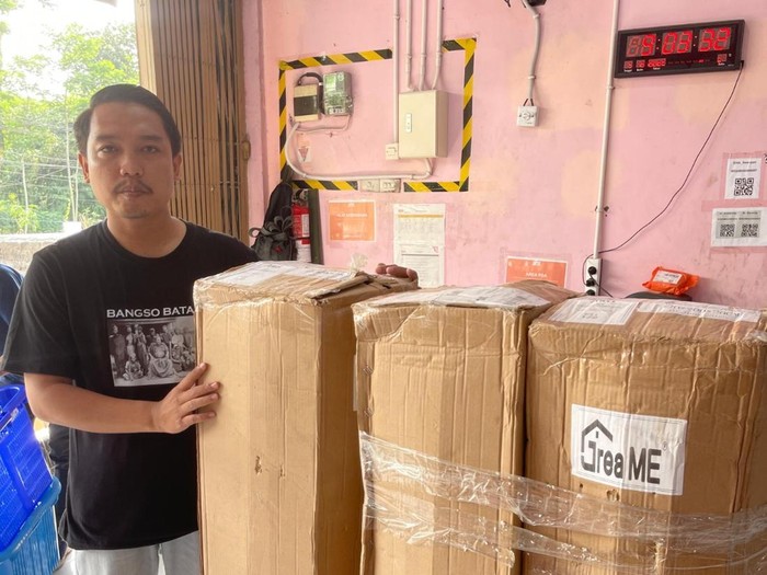 Agus Harianto, konten kreator asal Lumajang yang diteror puluhan paket COD