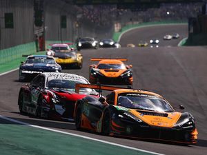 WEC 2025: Kena Dua Penalti, United Autosports 95 Gagal Podium di Brasil
