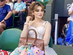 Artis India Pakai Tas Hermes dengan 4 Gantungan Labubu, Gayanya Disebut Norak Artis India Pakai Tas Hermes dengan 4 Gantungan Labubu, Gayanya Disebut Norak