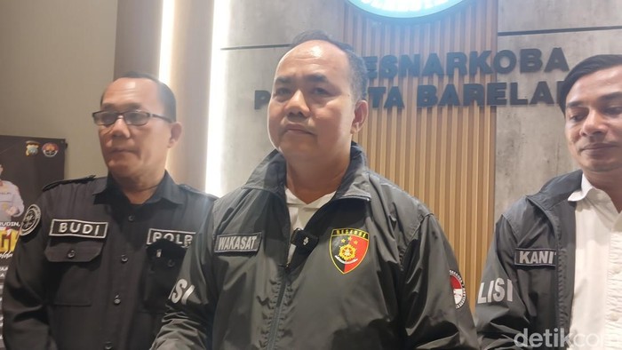Wakasat Narkoba Polresta Barelang, AKP Ikhtiar Nazara saat memberikan keterangan. (Foto: Alamudin Hamapu/detikSumut)