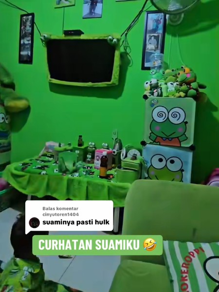 Viral Emak-emak Dekor Rumah Serba Hijau ala Keroppi, Reaksi Suami Disorot Viral Emak-emak Dekor Rumah Serba Hijau ala Keroppi, Reaksi Suami Disorot