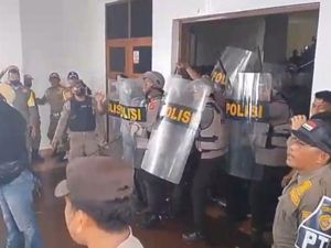 Pengusaha Protes Penertiban Sound Horeg, Demo di Kantor Walkot Baubau Ricuh