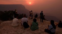 Kebakaran meluas di Grand Canyon, memperburuk kualitas udara dan membahayakan habitat satwa liar di kawasan lindung tersebut. REUTERS/David Swanson