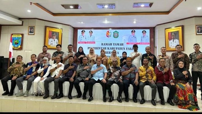 Bupati Takalar Firdaus menemui para nelayan asal  Galesong yang telah lama menetap di Fakfak, Papua Barat Daya. Dokumen Istimewa
