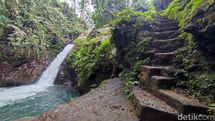 Curug Panganten di Ciamis yang kembali dibuka mulai Selasa (15/7/2025).
