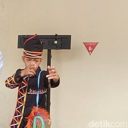 Dikha Pacu Jalur Senang Gayanya Mendunia