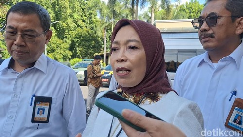 Direktur Jenderal Guru dan Tenaga Kependidikan (Dirjen) GTK Nunung Suryani saat diwawancarai di Pendopo Wali Kota Mataram, Senin (14/7/2025).