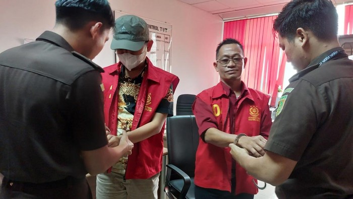 Dua tersangka kasus obstruction of justice dalam perkara tindak pidana korupsi