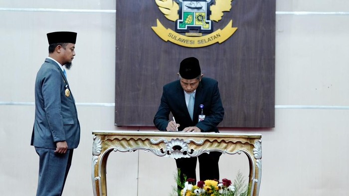 Gubernur Sulsel Andi Sudirman Sulaiman mengukuhkan Rasono menjadi Kepala BPKP Sulsel.