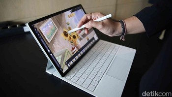 Untuk mendukung kreativitas, Huawei menyediakan aplikasi GoPaint dengan beragam kuas digital realistis. Fitur Kuas Lukis Minyak 3D menghasilkan sapuan kuas berlapis dengan warna alami, sementara Kuas Warna Asli menawarkan tekstur halus untuk mewujudkan ide kreatif.