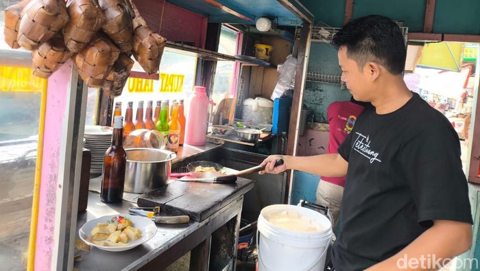 Hucap Cilimus makanan Khas Kuningan